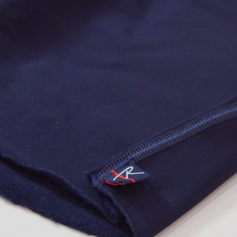 Double sided microfleece gaiter offers warmth while moving moisture to keep you from getting cold. Perfect for running or cycling on those really cold days.